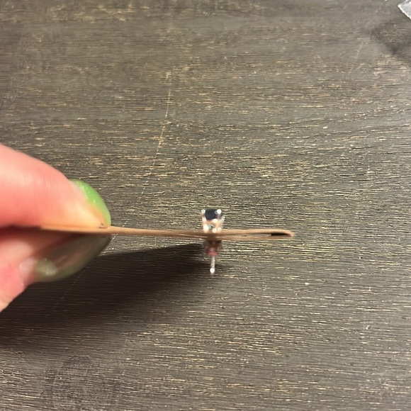 Small Sapphire and Silver Earrings. - Picture 3 of 5